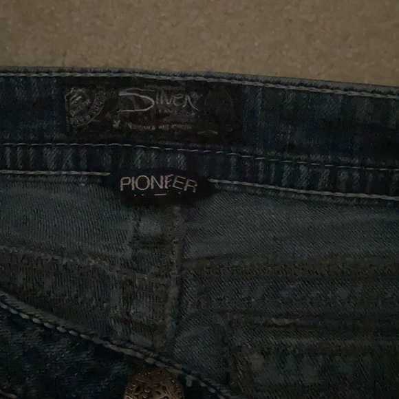 Silver Jeans - Picture 4 of 6